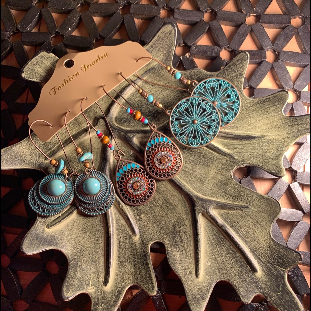 Gorgeous Turquoise and metal alloy and bead dangle’s drop’s 3pc set